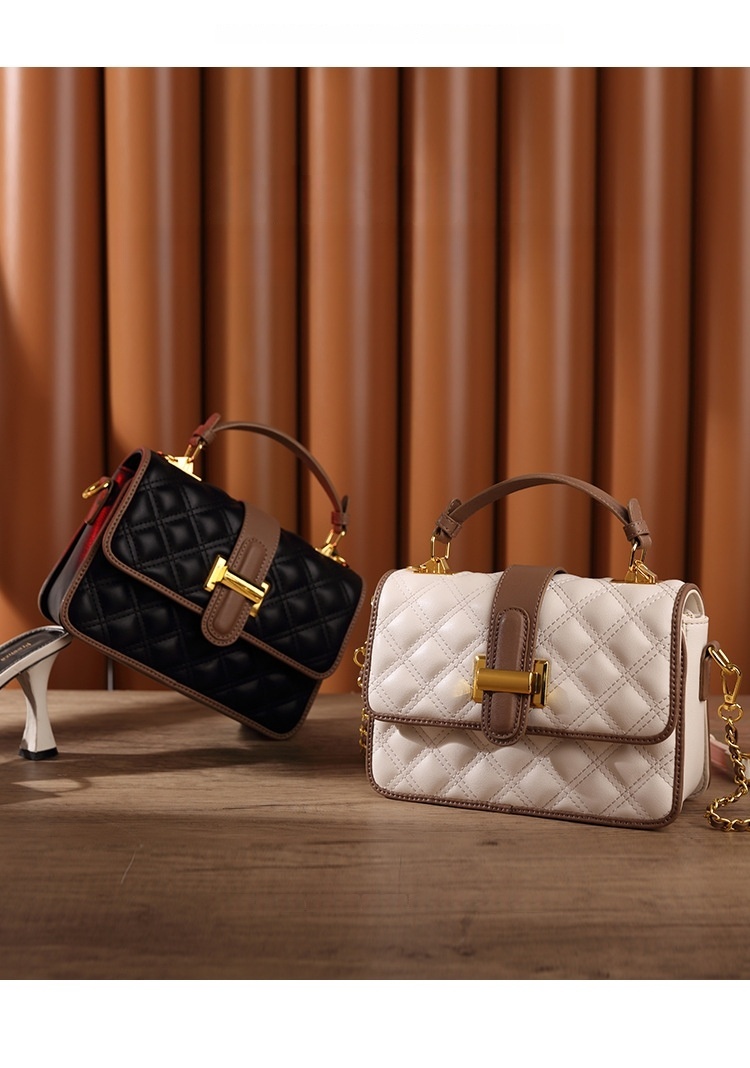 2025 New Summer Womens Light Luxury Quilted Crossbody Handbag